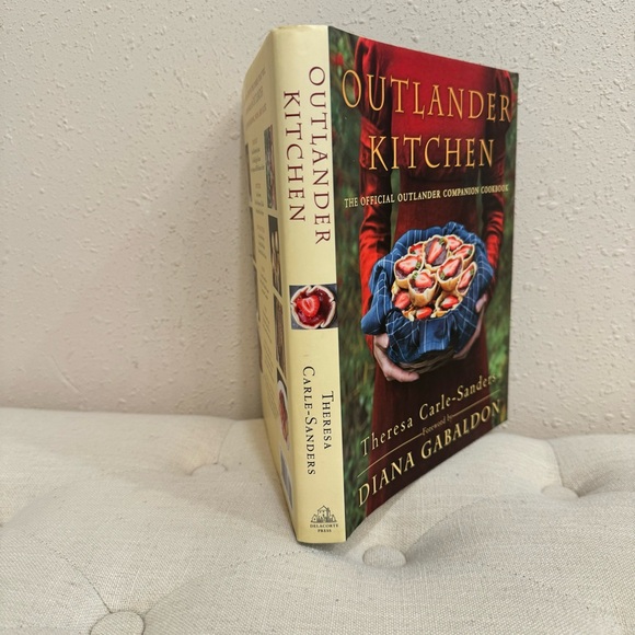 NEW!  Outlander Kitchen Cookbook Hardback - Picture 3 of 3